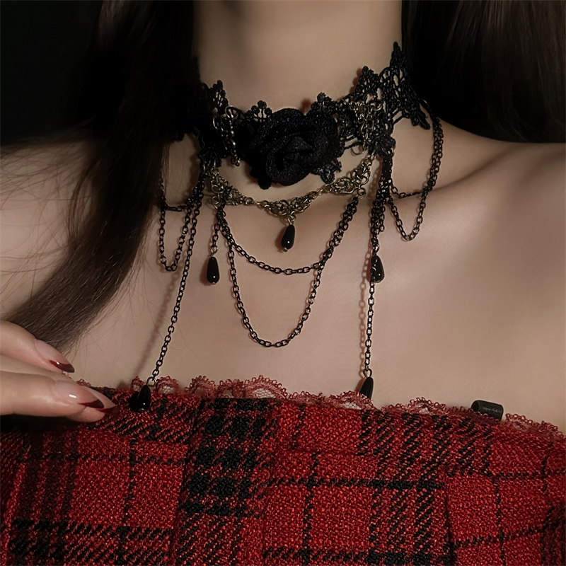 Black Rose Cascade Choker 4